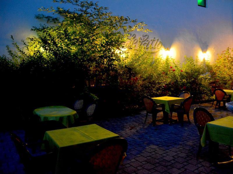 Logis Hotel Du Centre - Halte Ideale En Cyclotourisme Avec Garage A Velos Clos 몰세임 외부 사진
