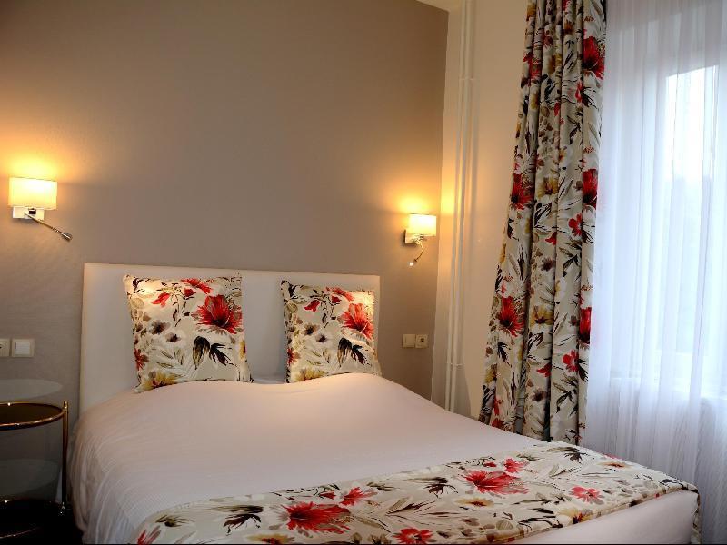 Logis Hotel Du Centre - Halte Ideale En Cyclotourisme Avec Garage A Velos Clos 몰세임 외부 사진