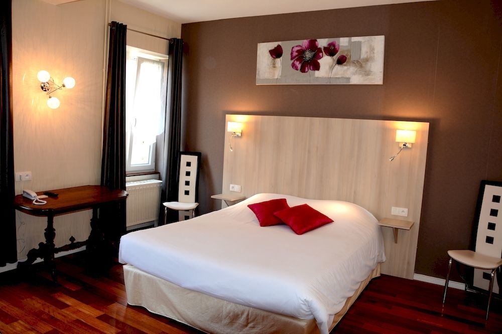 Logis Hotel Du Centre - Halte Ideale En Cyclotourisme Avec Garage A Velos Clos 몰세임 외부 사진