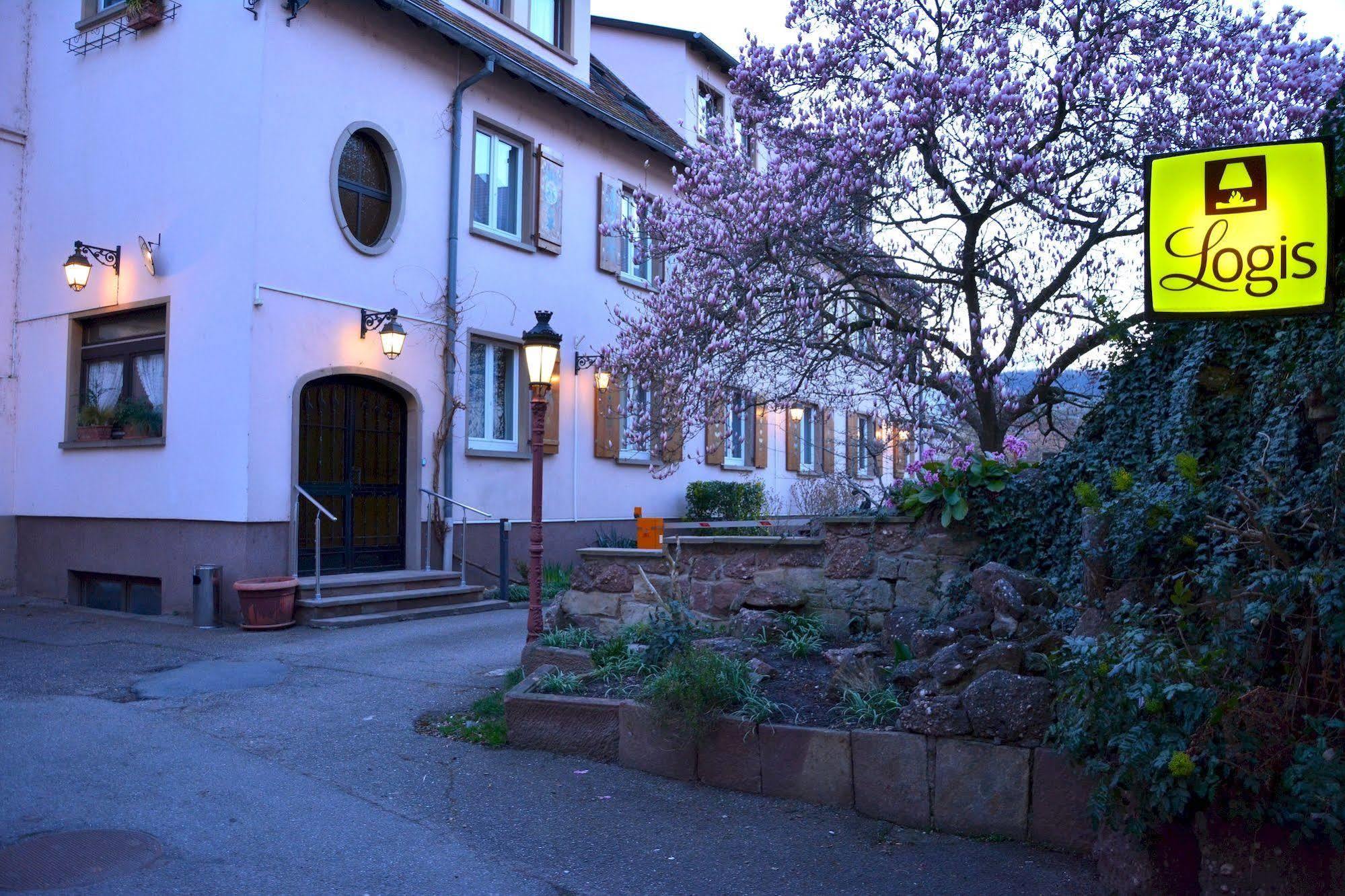 Logis Hotel Du Centre - Halte Ideale En Cyclotourisme Avec Garage A Velos Clos 몰세임 외부 사진